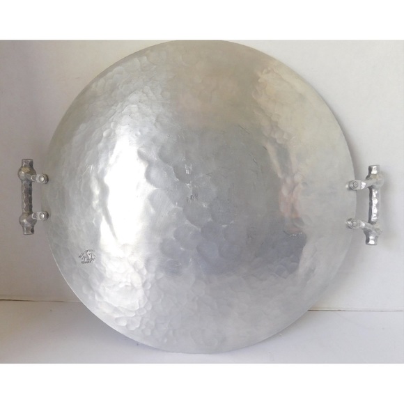1940s Hand-Forged Everlast Aluminum Hammered Round Vintage Tray With Handles - Picture 2 of 10